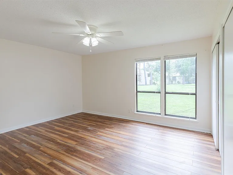 15919 Golf Club Dr #111 — Photo 11
