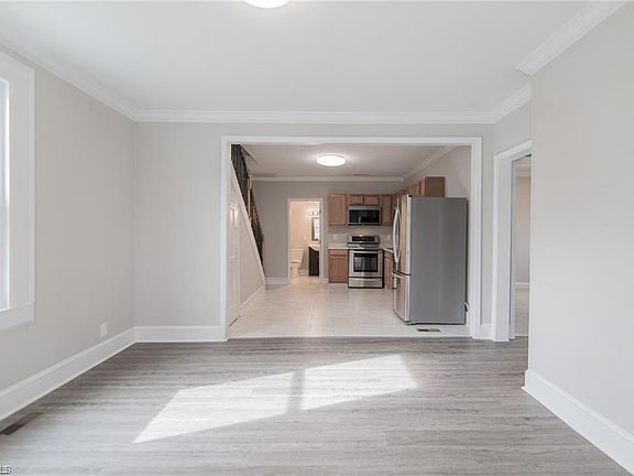 3rd image of 807 North Ave