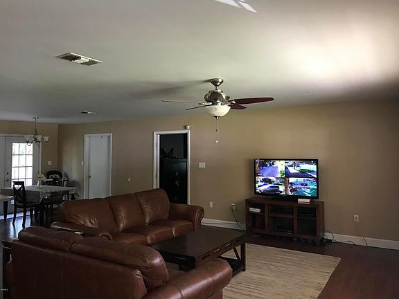 4th image of 11495 Pine Dr