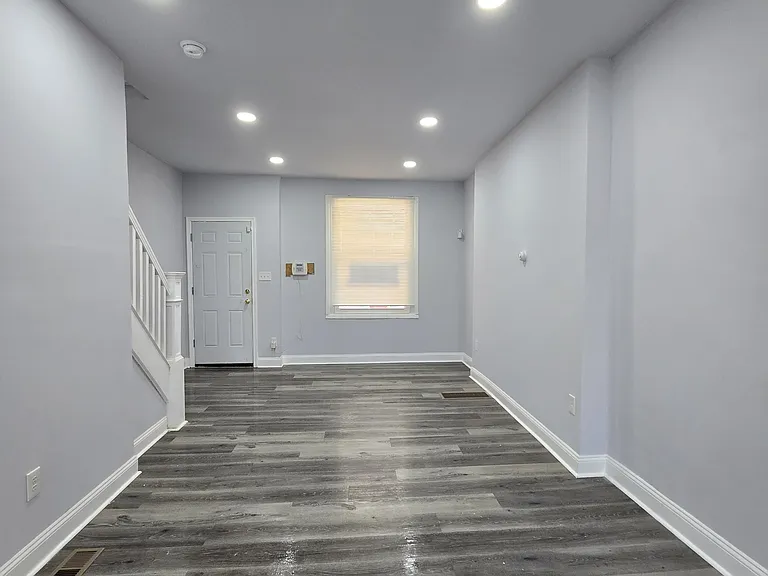 2825 W Clementine St — Photo 5