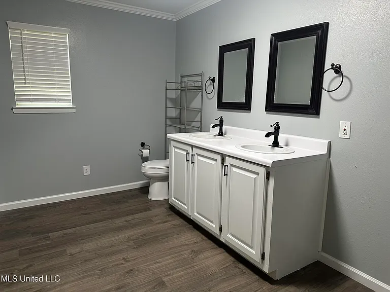 1113 Beach Ave — Photo 7