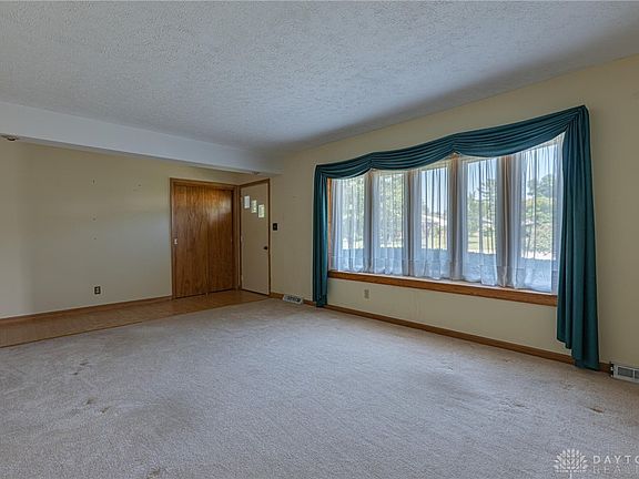 5th image of 801 Sands Ave