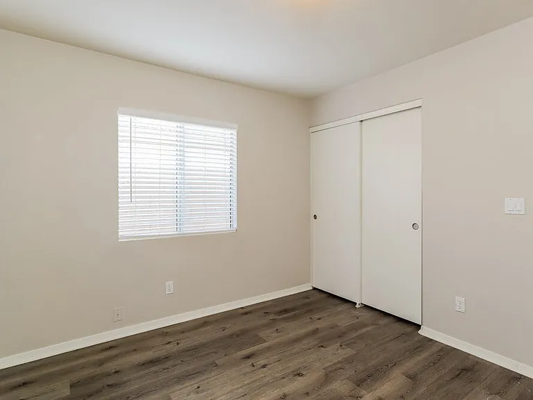 2214 E Aire Libre Ave — Photo 13