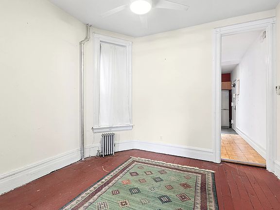5th image of 628 E 14th St APT 10