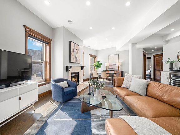 4th image of 4208 N Kenmore Ave APT 1C