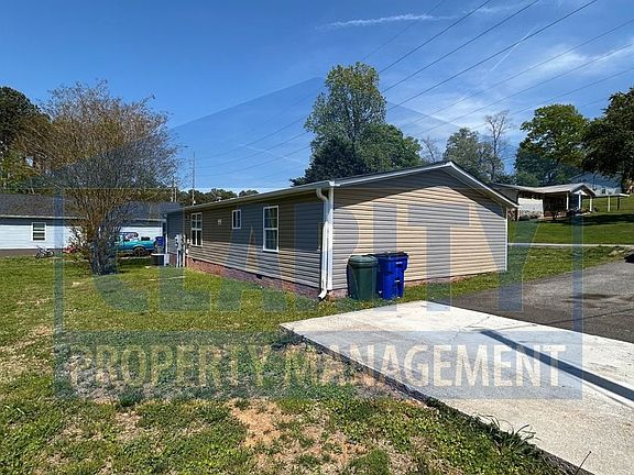 3rd image of 2498 Carroll Ave SE