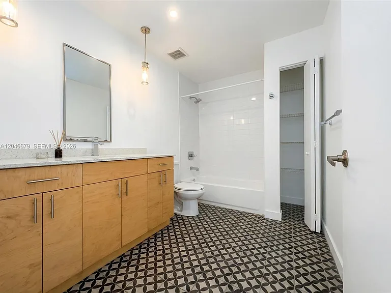 761 NW 1st St #302 — Photo 9
