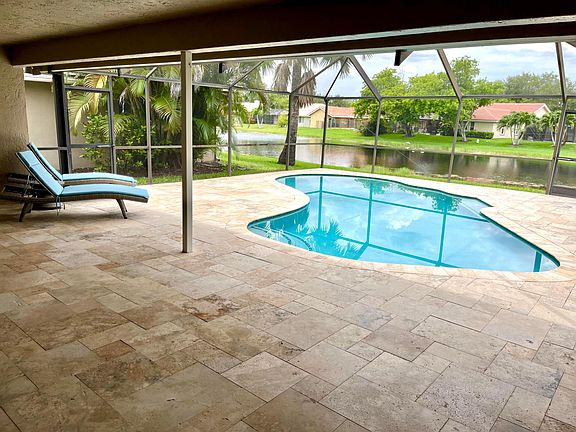 2nd image of 921 Lakewood Court