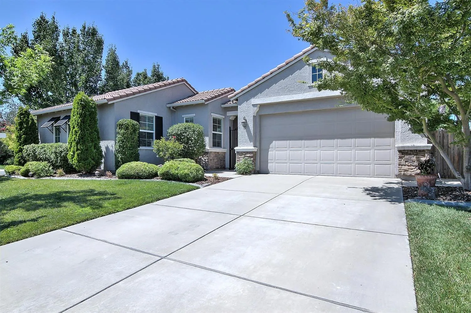 7210 Novato Ct photo 1