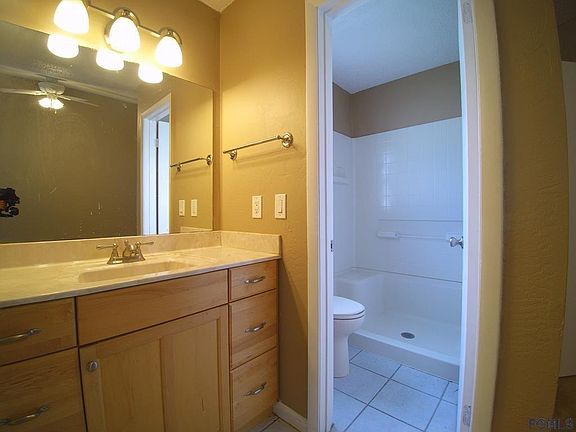 4th image of 325 Parkview Dr #A