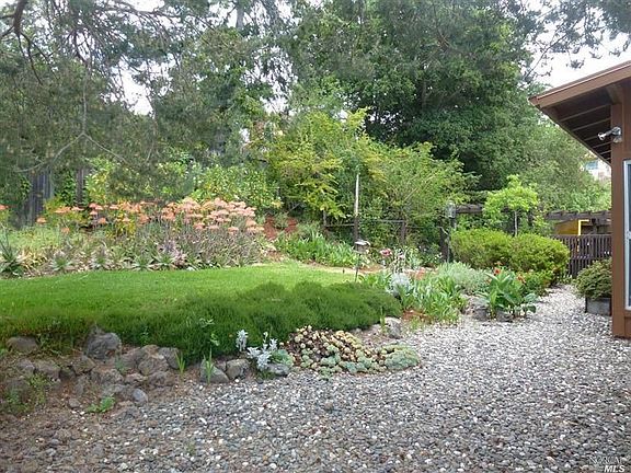 4th image of 416 Fawn Dr