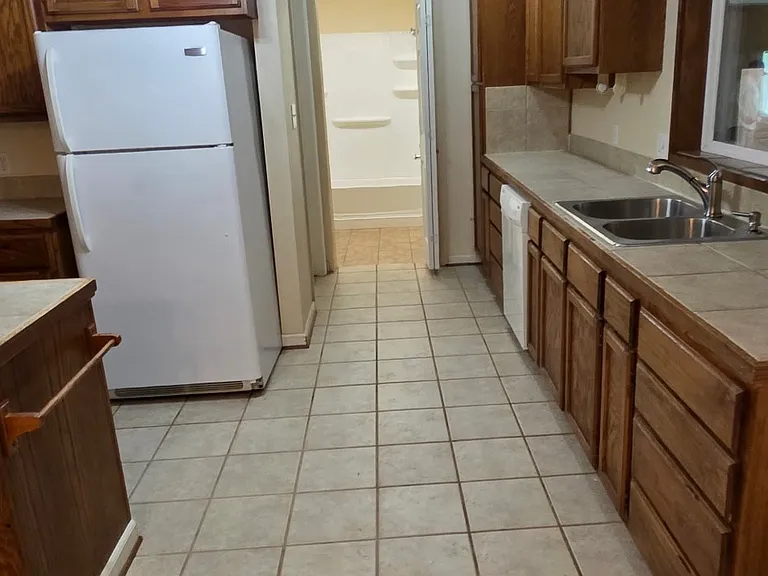 114 Fleury Way #F — Photo 11