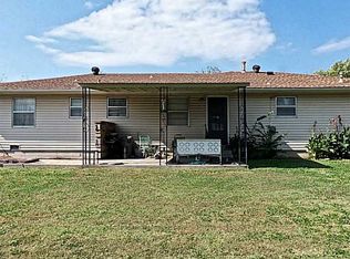 719 Myrtle Dr, Tecumseh, OK 74873