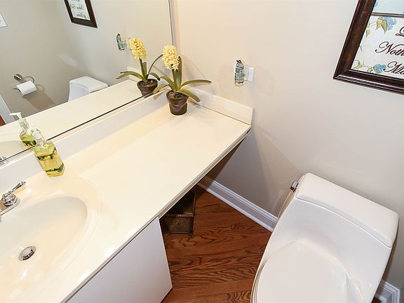 2nd image of 1512 Meridian Ct