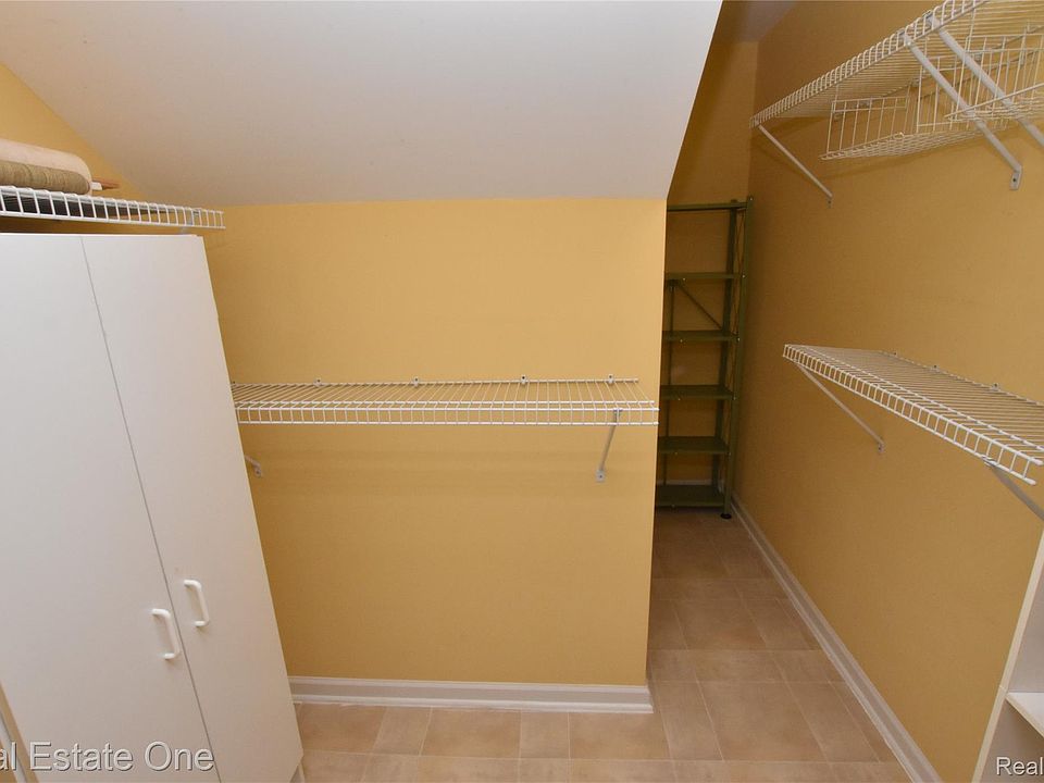 169 S Vista, photo 21