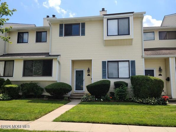 215 Clubhouse Dr