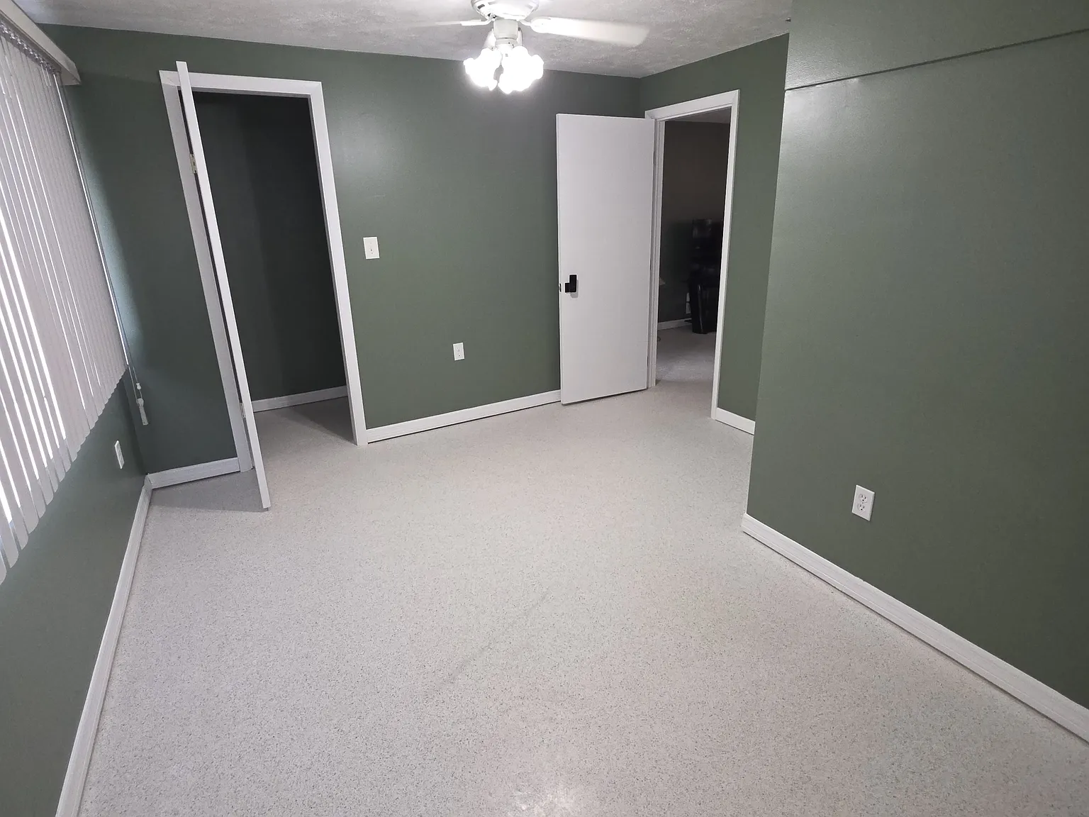 1 bed, 1.0 bath, 100 sqft, $775 — Photo 4