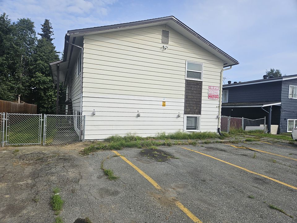 1st image of 617 Mumford St