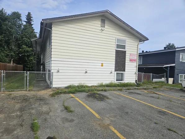 617 Mumford St, Anchorage, AK 99508