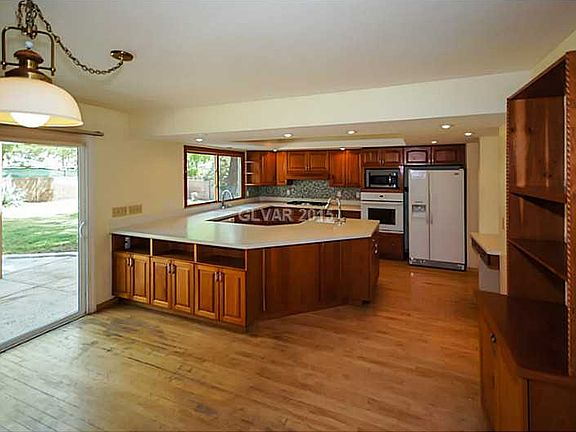 3rd image of 2870 Marida Ct