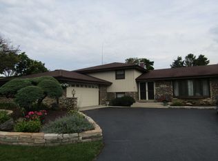 19W560 Deerpath Ln, Lemont, IL 60439