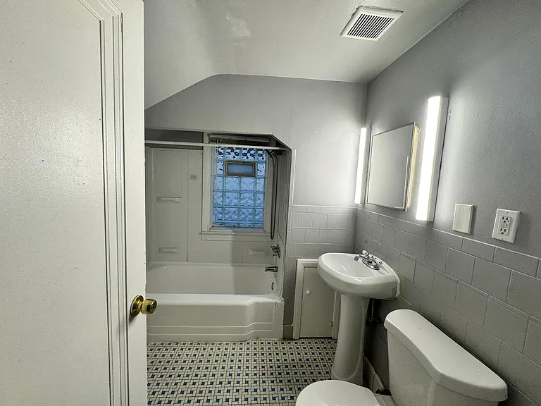 9131 Manor St — Photo 12