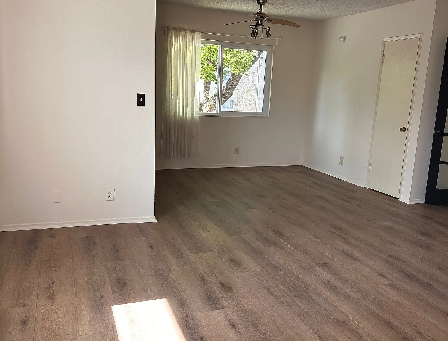 3 bed, 1100 sqft, $3,000 — Photo 3