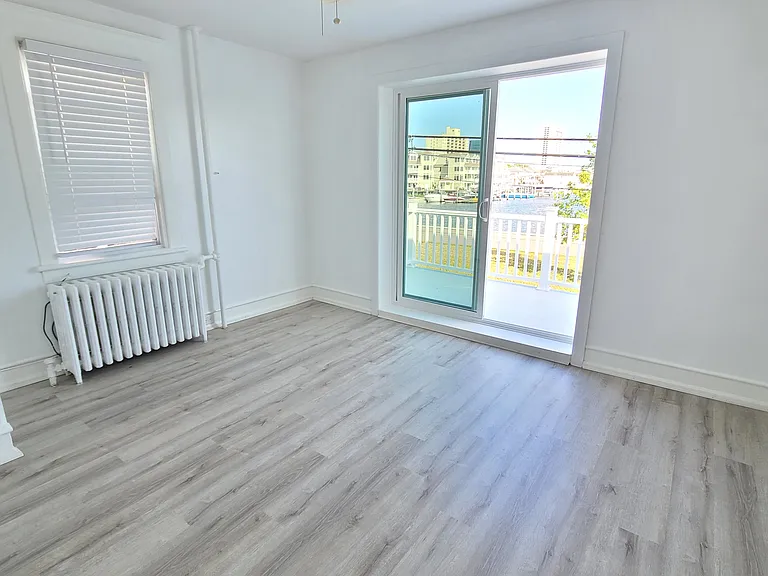4109 South Blvd — Photo 16