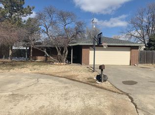 821 Kentucky Dr, Perryton, TX 79070