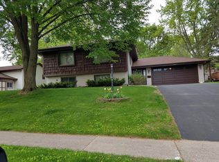2509 W 93rd St, Bloomington, MN 55431