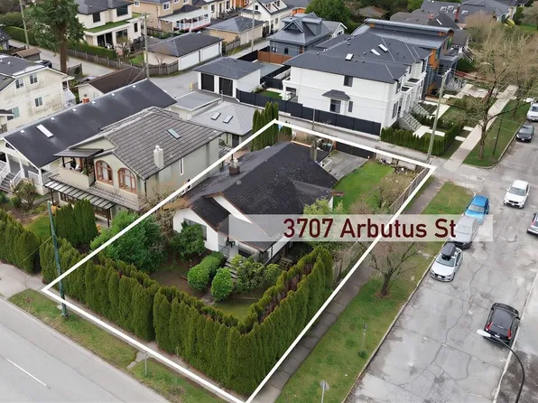 3707 Arbutus St, Vancouver, BC V6J 3Z8