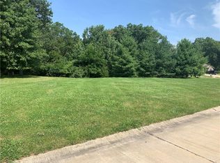 7 Fawn Ct, Charleston, IL 61920