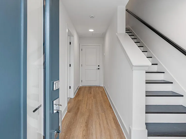 700 N Dupont Ave #323 — Photo 13