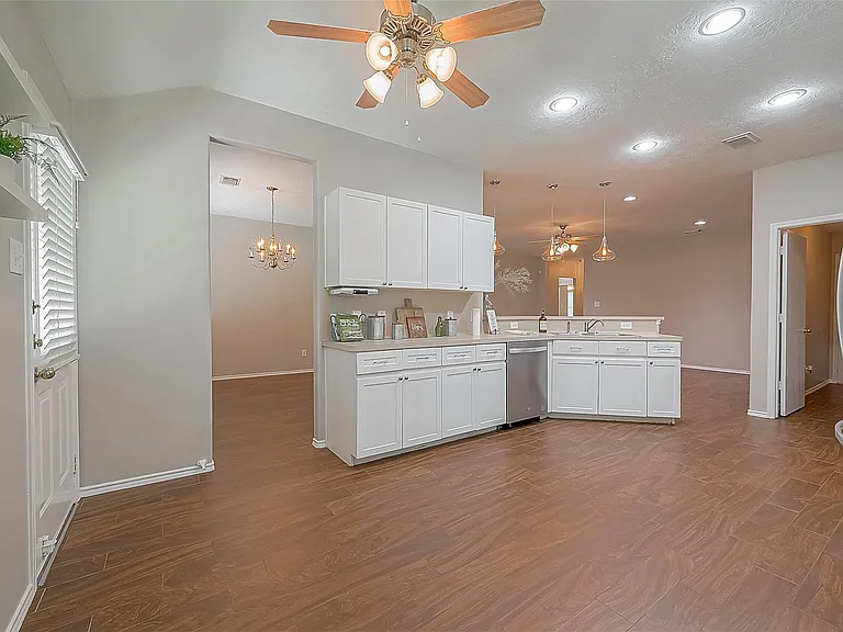 11 Yarrowdale Ct — Photo 9