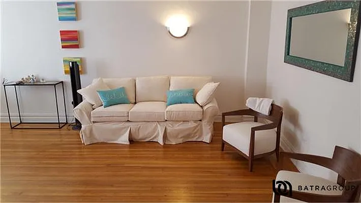 Rented by Batra Group Inc | media 4