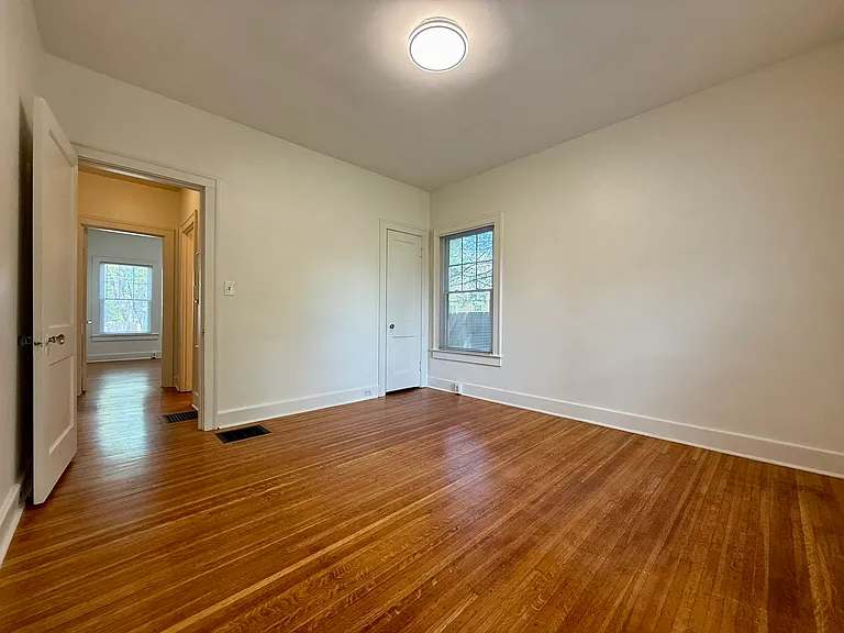 1825 Roanoke Ave #4 — Photo 13