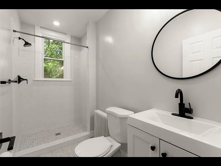 1405 Newton St NE — Photo 8