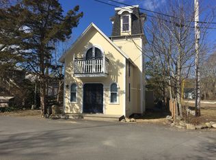 28 Siloam Ave, Oak Bluffs, MA 02557