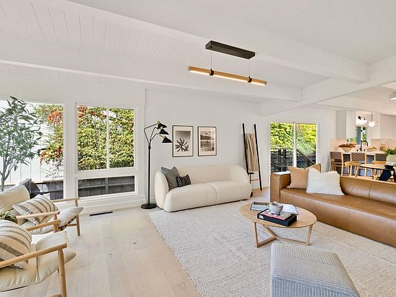 4th image of 7 Cascade Drive