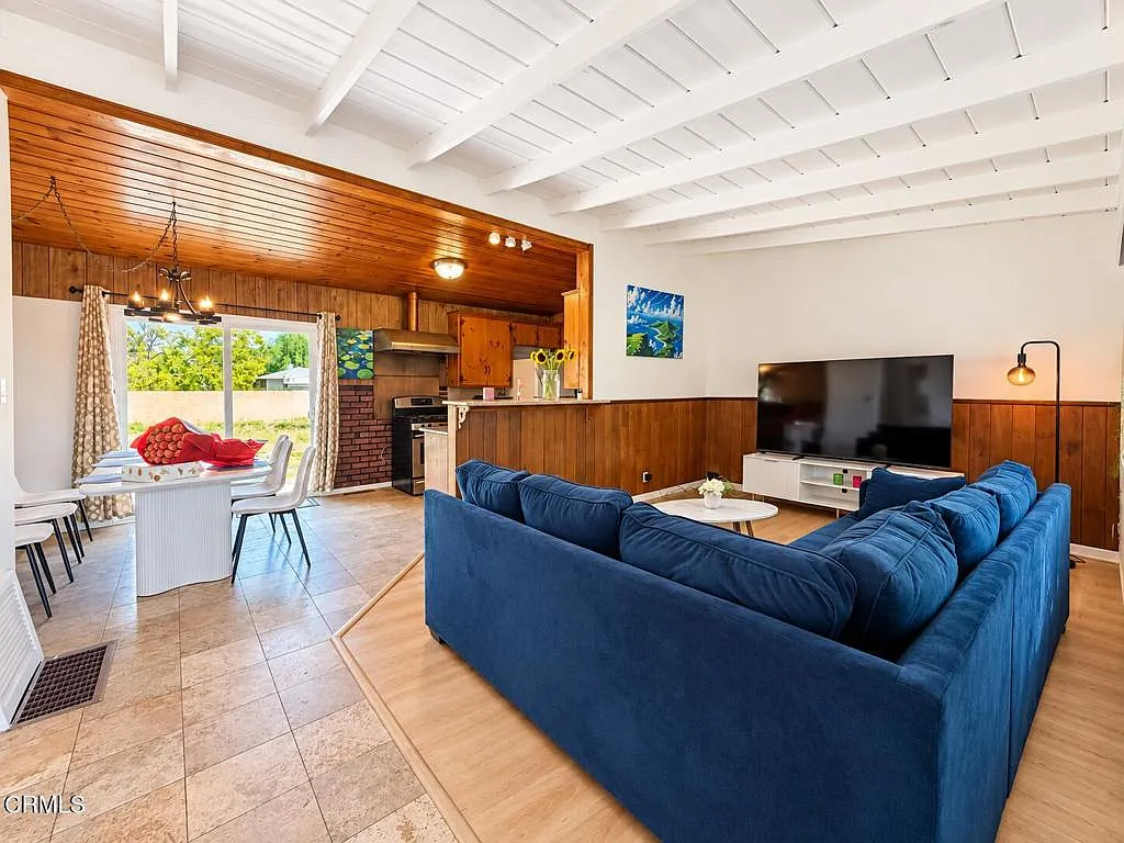 3 bed, 1.0 bath, 1044 sqft, $3,150 — Photo 3