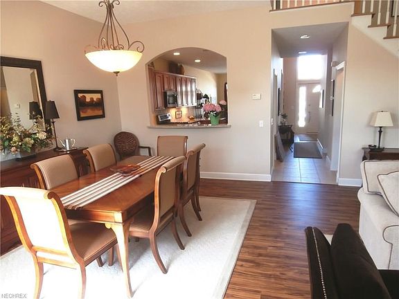 4th image of 461 Augustus Dr