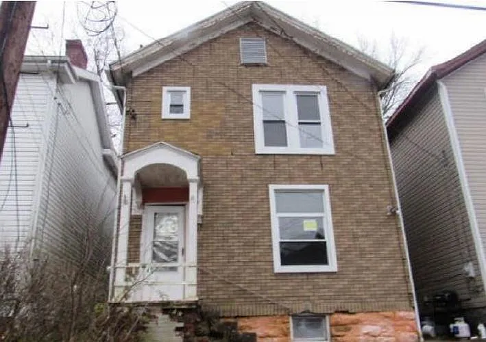 114 Chess St photo 1