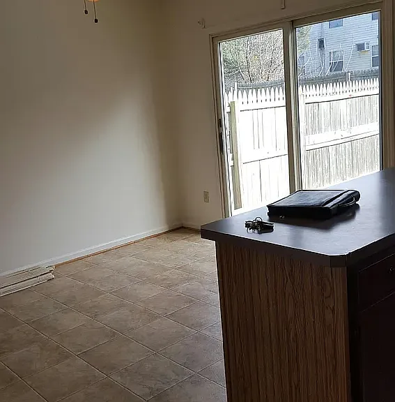 1862 Abbey Ln — Photo 5