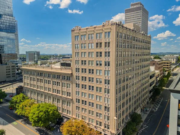 700 Church St APT 1002, Nashville, TN 37203
