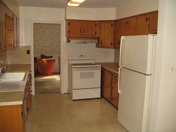 3rd image of 2927 Ravenwood Dr