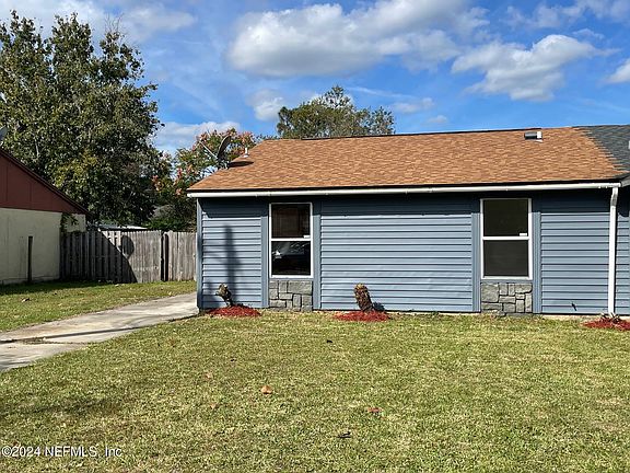 3rd image of 2632 GIFFORD Avenue #A