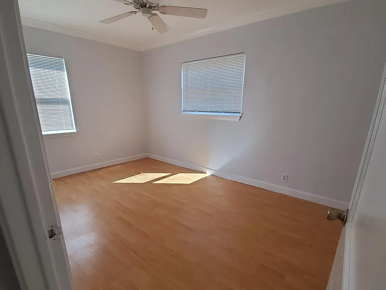 3602 W Paxton Ave — Photo 4