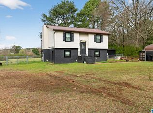 1024 Russell Dr, Weaver, AL 36277