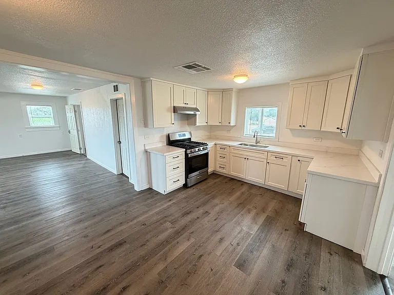 4410 S Holt Rd — Photo 7