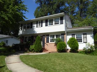 10222 Cardinal Rd, Fairfax, VA 22030